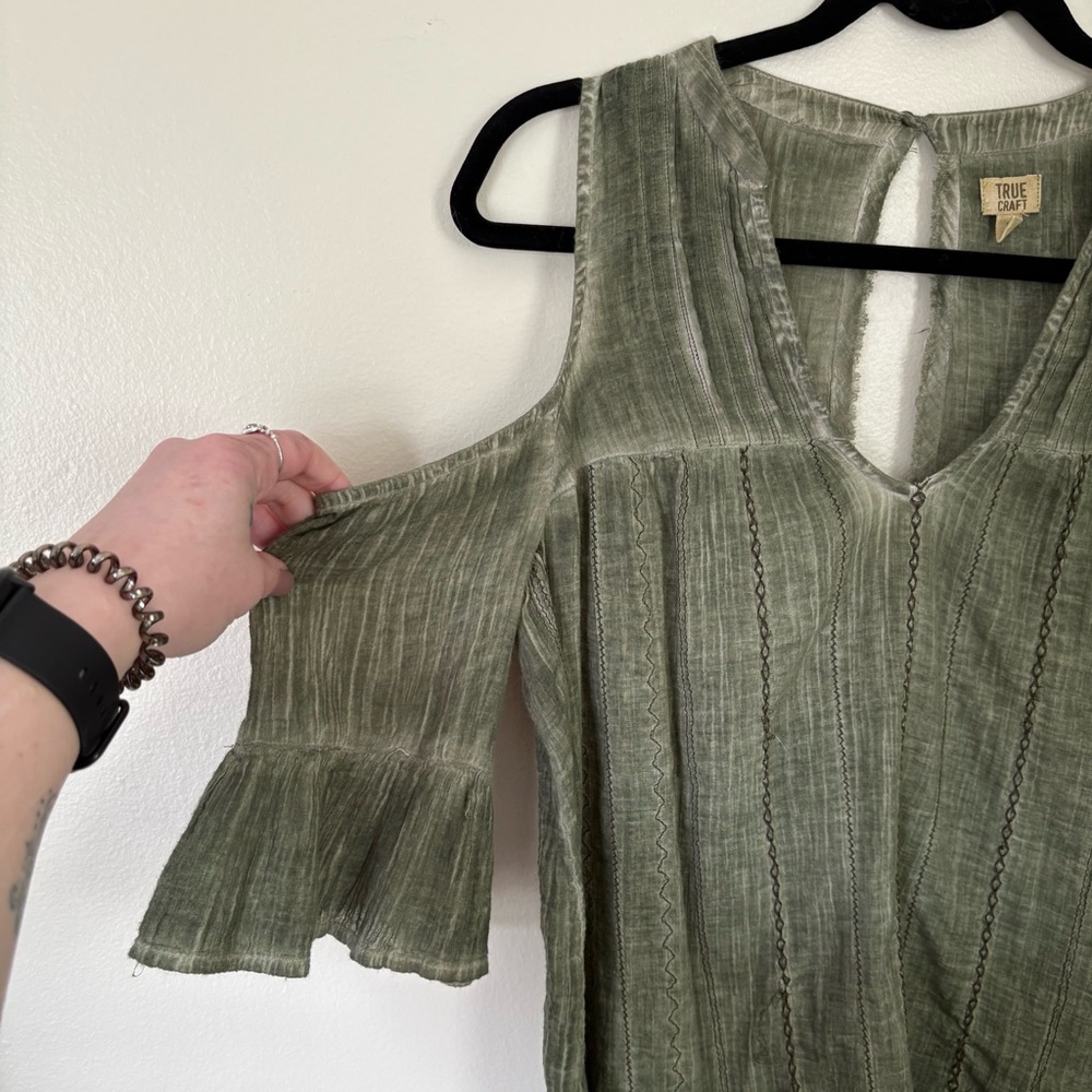 True Craft | Green Cold Shoulder Blouse | Size Small - Picture 5 of 11